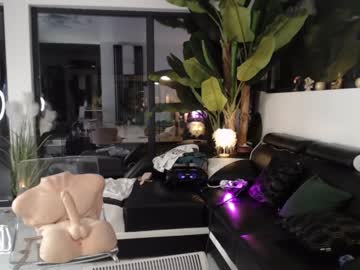 webcam girl marrylouanne live cam image #4818220