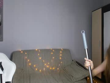 webcam girl alisaa_01 live cam image #10188877