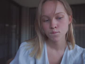 webcam girl bibi_it_is live cam image #4898453