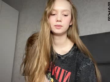 webcam girl lizzy_cutie live cam image #10919601