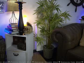webcam girl naughty_skull live cam image #10575509