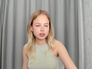 webcam girl tenderness_18 live cam image #12669248