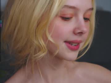 webcam girl little_anitta live cam image #12735047