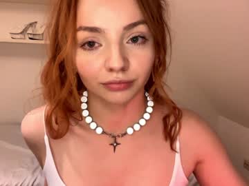 webcam girl scarletfox77_ live cam image #11233078