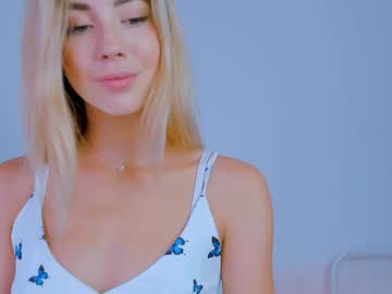 webcam girl emmi_rosee live cam image #3628380