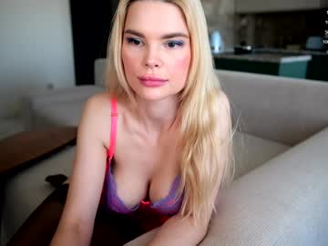 webcam girl love_you_to123 live cam image #9882313