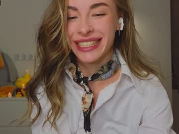 webcam girl uwunikaa live cam image #7393686