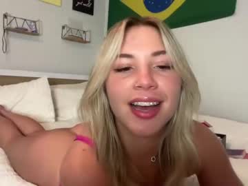 webcam girl lovecayaxo live cam image #8676459