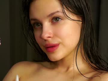 webcam girl a_whole_eternity live cam image #10379005