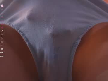 webcam girl lucie_beltran live cam image #12271377