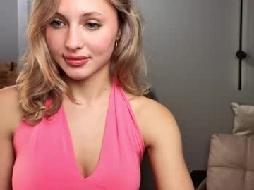 webcam girl roselyn_rose live cam image #12671872