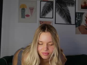 webcam girl corni__ live cam image #11046320