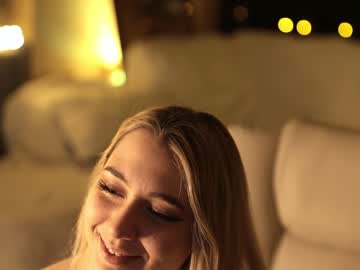 webcam girl owlluree live cam image #8238324