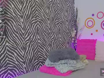 webcam girl jennyshow live cam image #11813724