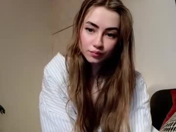 webcam girl strawberryjamx live cam image #8121447