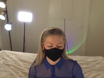 webcam girl blondehottiek live cam image #8812054