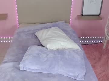 webcam girl little_effy18 live cam image #1229329