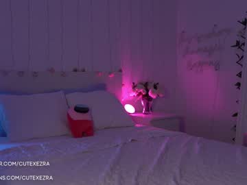 webcam girl ezra live cam image #4081530
