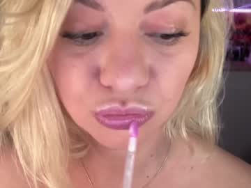 webcam girl kiradivine live cam image #8157114