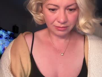 webcam girl kiradivine live cam image #12771213