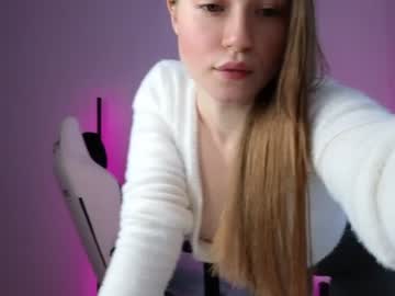 webcam girl strawberryjamx live cam image #5787157