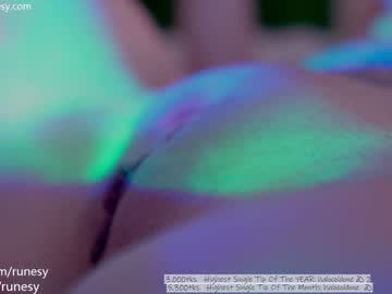 webcam girl runesy live cam image #5982895