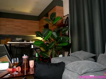 webcam girl lillieonyx live cam image #2629236