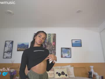 webcam girl camilitasu live cam image #4742132
