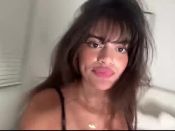 webcam girl poutyselena live cam image #10628565