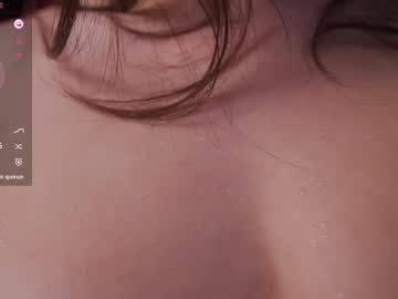 webcam girl lucie_beltran live cam image #11044963