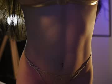 webcam girl lucie_beltran live cam image #9977797