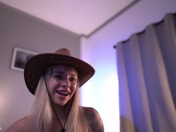 webcam girl cute__foxy live cam image #6591185