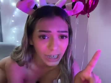 webcam girl giaavalentinee live cam image #9460046