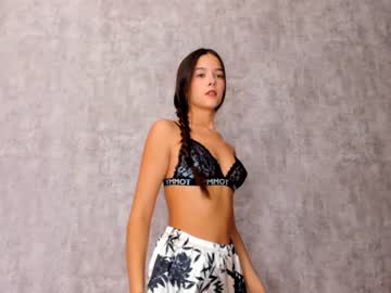 webcam girl amandamedrano live cam image #3769650