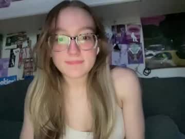 webcam girl alyssag7001 live cam image #12077349