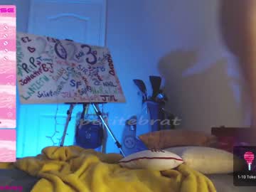 webcam girl petitebrat live cam image #5424028