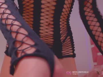 webcam girl nicolle_mitchelle live cam image #9158084