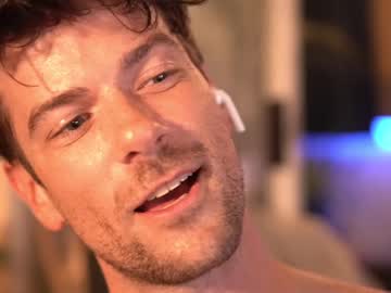 webcam man charlieonline live cam image #149271