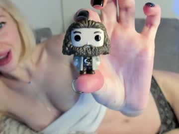 webcam girl yournaughtymiss live cam image #5714164
