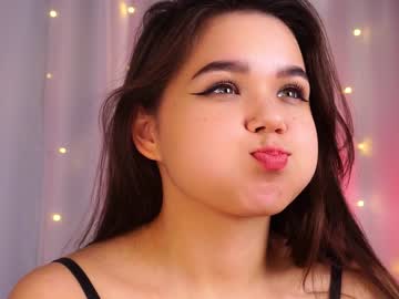 webcam girl helenmoors live cam image #7670470