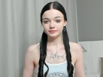 webcam girl stussy_montana live cam image #2295640