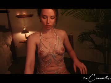 webcam girl cinnabelle live cam image #1056384