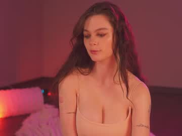 webcam girl lorienn live cam image #12508200