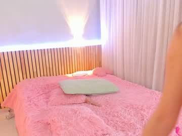 webcam girl little_effy18 live cam image #7105600