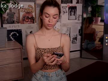 webcam girl nika_lodge live cam image #12351324