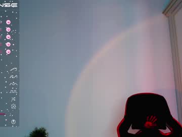 webcam girl small_blondee live cam image #5146842