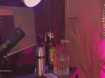 webcam girl bronnica live cam image #882838