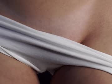 webcam girl emilybatee live cam image #12839014