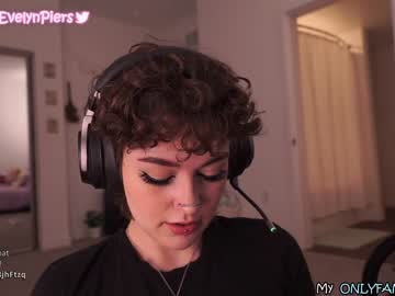 webcam girl evelynpiers live cam image #3394306