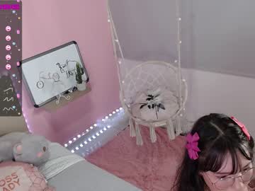 webcam girl little_effy18 live cam image #1859974